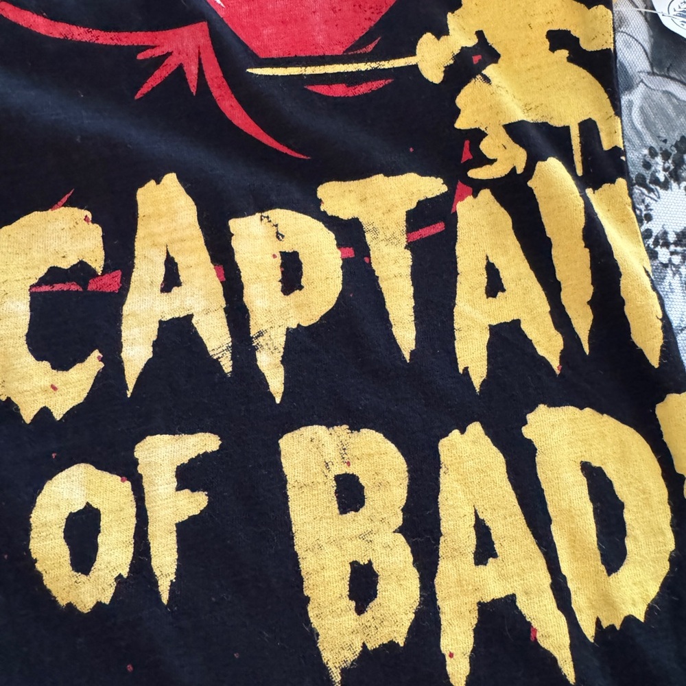 NEW Captain Hook Disney Villain Yellow and Black Tee shirt LARGE - Picture 8 of 13